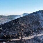 Πυρκαγιές στην Αττική: Ένας νεκρός από ανακοπή, στάχτη έγιναν σπίτια σε Κερατέα και Σταμάτα