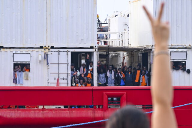 Το Ocean Viking διέσωσε 196 μετανάστες ανοικτά της Λιβύης