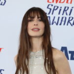 Στιγμές χαλάρωσης για την Αν Χάθαγουεϊ στην Υδρα [ΒΙΝΤΕΟ]