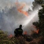 Υπό μερικό έλεγχο η πυρκαγιά στην Κερατέα