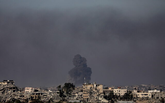 Πόλεμος στη Γάζα: Το Ισραήλ κλιμακώνει τους βομβαρδισμούς