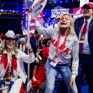 Ντόναλντ Τραμπ: Ένας κακοποιός που έγινε ήρωας; Και γι’ αυτό είναι δύσκολο να νικηθεί;