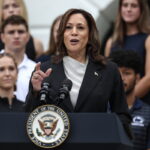 Η Κάμαλα Χάρις εξασφάλισε τους εκλέκτορες για το χρίσμα των Δημοκρατικών