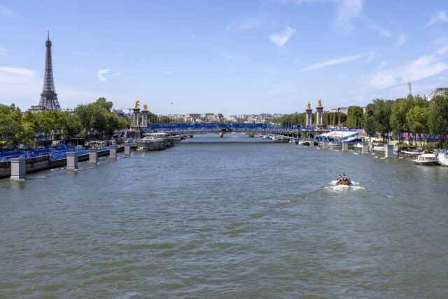 «Παρίσι 2024»: Αναβλήθηκε ξανά η προπόνηση των αθλητών του τριάθλου στον Σηκουάνα λόγω ρύπανσης