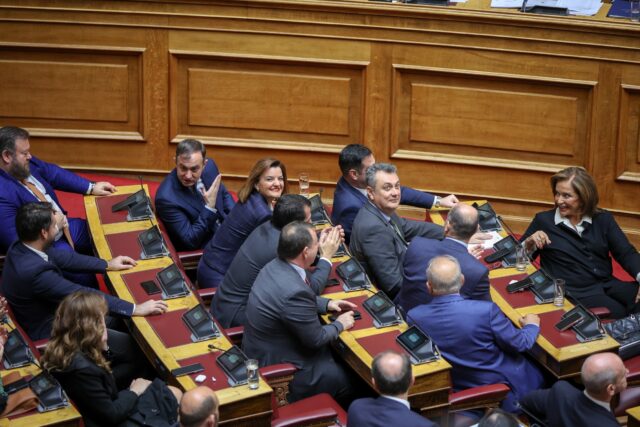 Βουλή: Αποπέμφθηκε από την ΚΟ της ΝΔ ο Λευτέρης Αυγενάκης