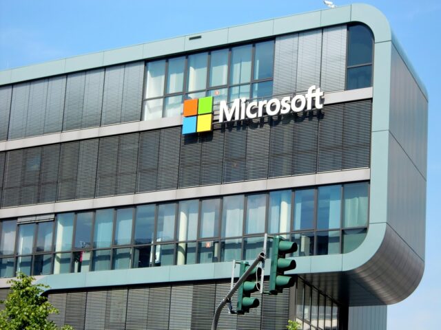 Microsoft: «Βραχυκύκλωμα» διεθνώς σε αεροδρόμια και ηλεκτρονικές υπηρεσίες λόγω τεχνικού προβλήματος