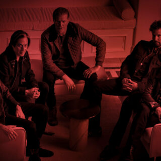 Queens of the Stone Age: Ζωή γεμάτη μπελάδες και rock ‘n’ roll ιστορίες