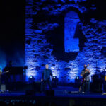 Sani Festival 2024: Αποθεώθηκε ο Tom Jones στην πρώτη του συναυλία στην Ελλάδα