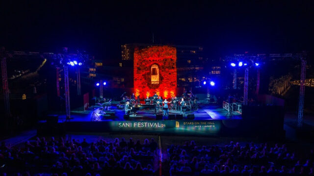Συγκινητική συναυλία στον Λόφο της Σάνης για τα 100 χρόνια του Μίμη Πλέσσα