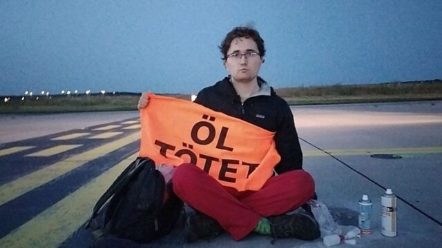 Γερμανία: Ακτιβιστές για το κλίμα απέκλεισαν το αεροδρόμιο της Φρανκφούρτης