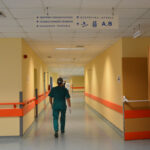 «Προσωπικός γιατρός»: Τροπολογία της κυβέρνησης για «δωρεάν απογευματινά χειρουργεία» και σε ιδιωτικές κλινικές