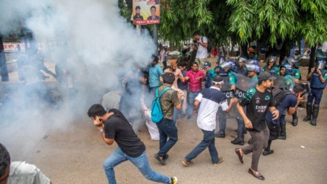 Τουλάχιστον 300 νεκροί στις αντικυβερνητικές διαδηλώσεις στο Μπαγκλαντές