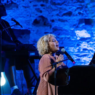 Στην πρώτη της εμφάνιση στην Ελλάδα, η Emeli Sandé  μάγεψε το κοινό του Sani Festival