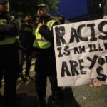 Αντιφασιστικές πορείες στη Βρετανία ενάντια στην ακροδεξιά και την ισλαμοφοβία