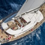 Συνεχίζονται οι έρευνες για τους έξι αγνοουμένους μετά τη βύθιση γιοτ στα ανοικτά της Σικελίας