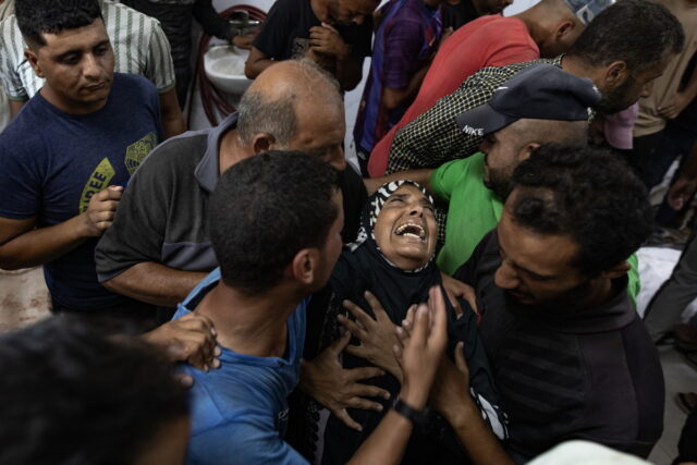 Ασταμάτητο το ισραηλινό σφυροκόπημα στη Γάζα – Τουλάχιστον 14 νεκροί
