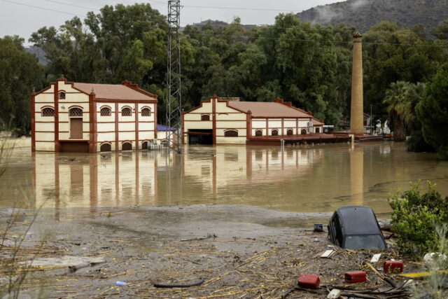 Νεκροί και αγνοούμενοι από τις καταρρακτώδεις βροχές στην Ισπανία