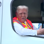 Ο Ντόναλντ Τραμπ απαντά μέσα από ένα απορριμματοφόρο για τα «σκουπίδια» του Μπάιντεν [ΒΙΝΤΕΟ]