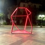 Η πλατεία Κοτζιά βάφεται στα χρώματα απογοήτευσης των πολιτών για την δύσκολη καθημερινότητά τους.