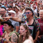 Εξαντλήθηκαν σε 35 λεπτά τα εισιτήρια για το Glastonbury 2025