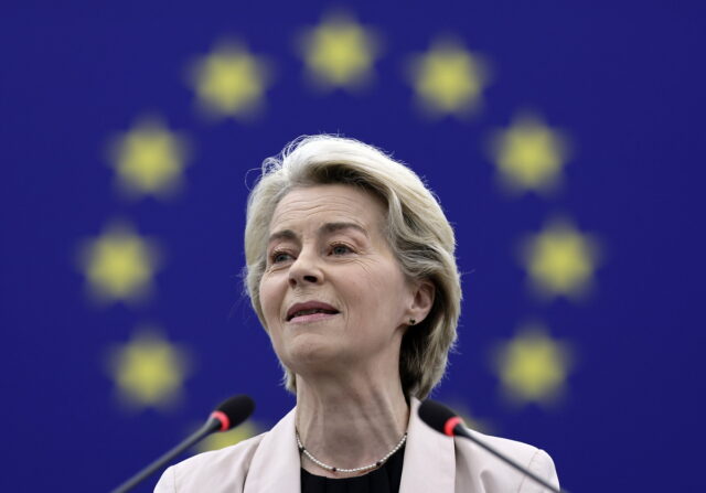 Απορρίφθηκαν οι δύο προτάσεις μομφής κατά της Ούρσουλα φον ντερ Λάιεν
