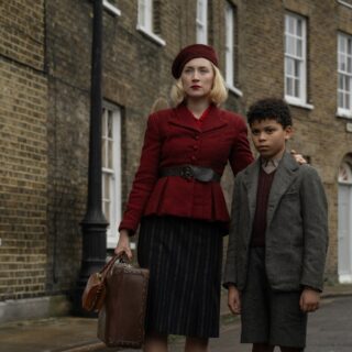 Streaming επιλογές της εβδομάδας: Queer ιστορίες ενηλικίωσης και ο Β’ Παγκόσμιος με τη ματιά του Στιβ Μακουίν