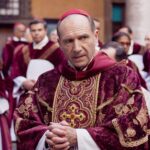 «Conclave»: Η τηλεθέαση της ταινίας εκτοξεύεται μετά τον θάνατο του πάπα Φραγκίσκου