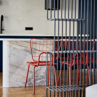 Pop, eclectic και funky επιρροές, σε ένα διαμέρισμα των 70s στην Κυψέλη