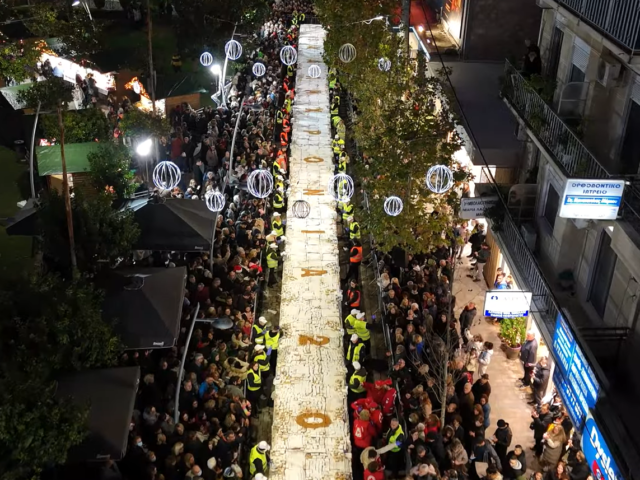 Η μεγαλύτερη βασιλόπιτα της Ελλάδας και φέτος στο Περιστέρι
