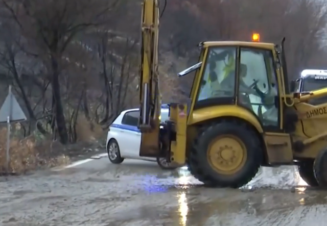 Αποκαταστάθηκε η κυκλοφορία των οχημάτων στη λεωφόρο Διονύσου