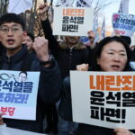 Ν. Κορέα: Παραίτηση και δίωξη του προέδρου Γιουν ζητά η αντιπολίτευση