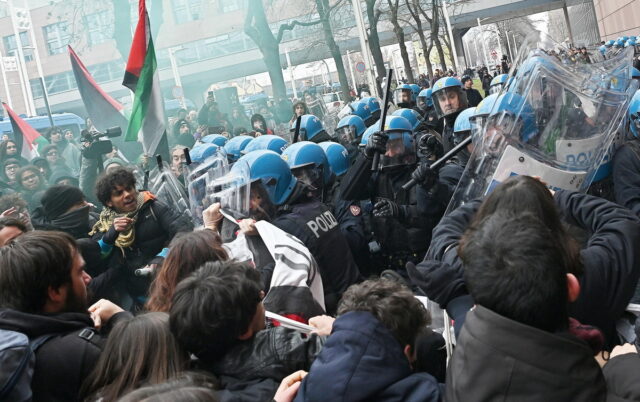 Ιταλία: Επίθεση της αστυνομίας σε μαθητική διαδήλωση