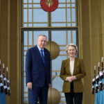 Φον ντερ Λάιεν: Η ΕΕ πρέπει να ενισχύσει τις σχέσεις με τη Χάγιατ Ταχρίρ αλ-Σαμ