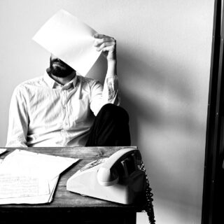 Ένα Τανκ στο Θέατρο Τέχνης της Φρυνίχου