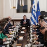 Κυρ. Μητσοτάκης στο Υπουργικό: «Η ευθύνη δεν πάει διακοπές»