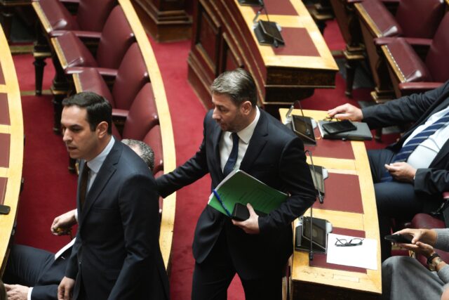 Συνεδριάζει η ΚΟ του ΠΑΣΟΚ για την εκλογή Προέδρου της Βουλής