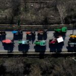 Λάρισα: Συνεχίζονται για δεύτερη ημέρα οι αγροτικές κινητοποιήσεις