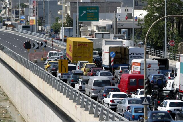 Kίνηση στους δρόμους: Σοβαρά προβλήματα στον Κηφισό