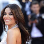 Η Εύα Λονγκόρια προσφέρει 50.000 δολάρια στους ήρωες της πρώτης γραμμής του Λος Άντζελες