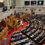 Ψηφίστηκε το νομοσχέδιο για την προστασία των ανηλίκων από προϊόντα καπνού και αλκοόλ