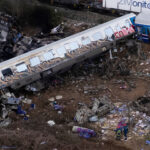 Τέμπη: Mήνυση κατά του εφέτη ανακριτή από συγγενείς του μηχανοδηγού της επιβατικής αμαξοστοιχίας