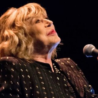 Έφυγε από τη ζωή η Marianne Faithfull