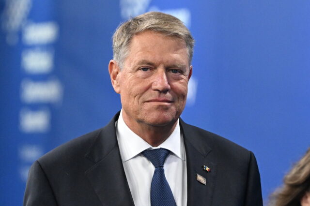 Παραιτήθηκε αιφνιδιαστικά ο πρόεδρος της Ρουμανίας