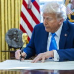 Η κυβέρνηση των ΗΠΑ προσπαθεί να μετριάσει τις δηλώσεις Τραμπ για τη Γάζα