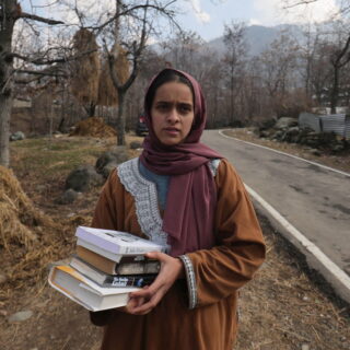 Στο Κασμίρ, οι σελίδες γυρίζουν στο «χωριό των βιβλίων»