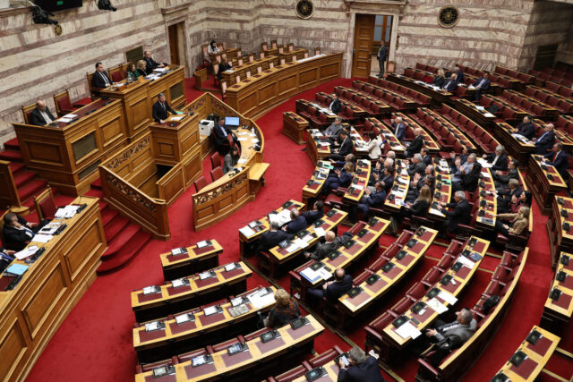 Βουλή: Το ΠΑΣΟΚ κατέθεσε την πρόταση για σύσταση προανακριτικής