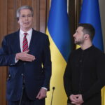 Ζελένσκι: «Καμία ειρηνευτική συμφωνία χωρίς την Ουκρανία»