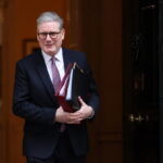 Ο Κιρ Στάρμερ επισκέπτεται την Ουάσινγκτον επιδιώκοντας εγγυήσεις ασφαλείας για την Ουκρανία