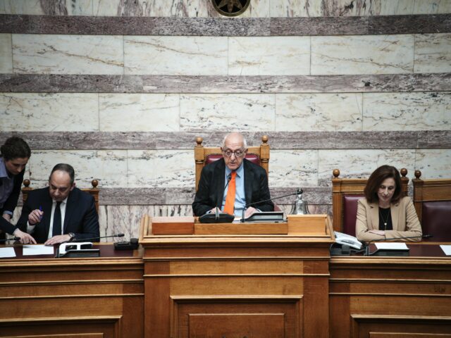 Στον πρόεδρο της Βουλής το ψήφισμα της ΚΕΔΕ