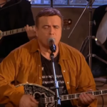 Πέθανε ο τραγουδιστής Μανώλης Λιδάκης